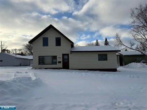 Photo of 609 8th Street, Chisholm, MN 55719 (MLS # 149357)