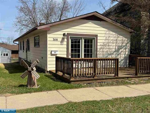 Photo of 308 NW 1st Street, Chisholm, MN 55719 (MLS # 149854)