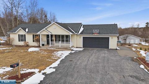 Photo of 515 15th Ave, Eveleth, MN 55734 (MLS # 149743)