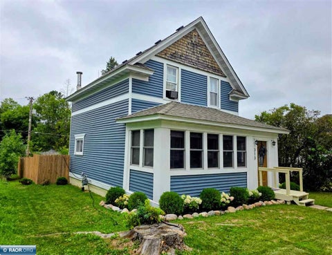Photo of 313 Forest St, Buhl, MN 55713 (MLS # 150622)