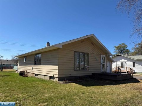 Photo of 104 Yorkshire Rd, Hoyt Lakes, MN 55750 (MLS # 149820)