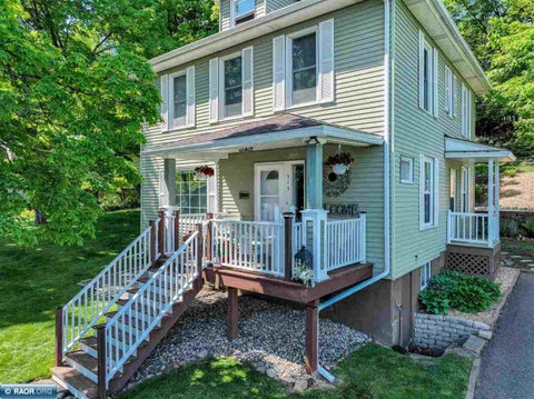 Photo of 315 Isanti St, Duluth, MN 55803 (MLS # 150123)