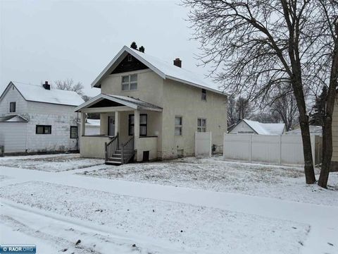 Photo of 309 6TH Street, Chisholm, MN 55719 (MLS # 149703)