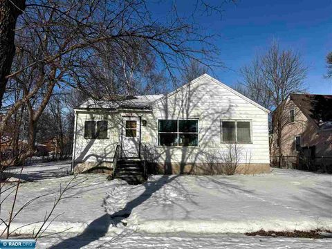Photo of 1405 12th St, Virginia, MN 55792 (MLS # 149527)