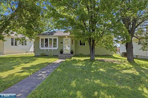 Photo of 3926 3rd Ave E, Hibbing, MN 55746 (MLS # 150201)
