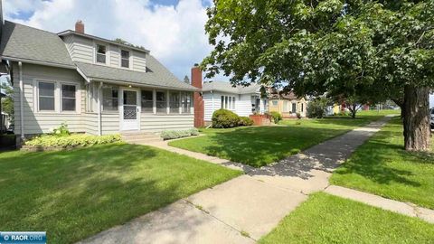 Photo of 817 Harrison St, Eveleth, MN 55734 (MLS # 148790)