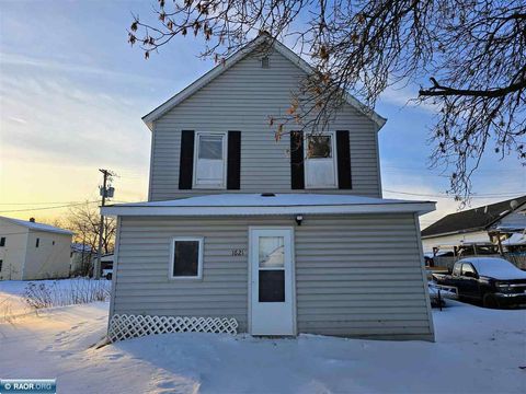 Photo of 1621 6th Ave E Ave, Hibbing, MN 55746 (MLS # 149433)