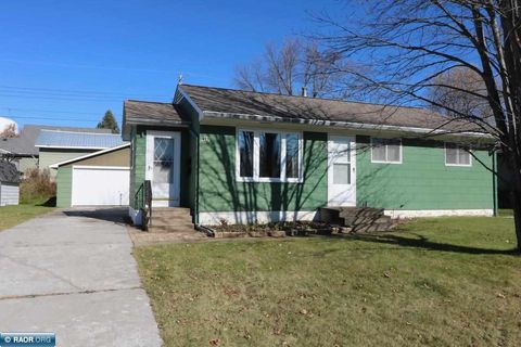 Photo of 417 Coventry Road, Hoyt Lakes, MN 55750 (MLS # 149240) Photo of 417 Coventry Road, Hoyt Lakes, MN 55750 (MLS # 149240)