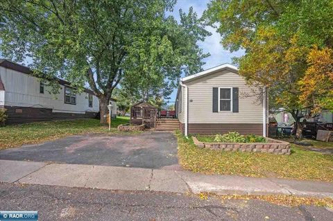 Photo of 19 Holly Ln, Duluth, MN 55810 (MLS # 149192)
