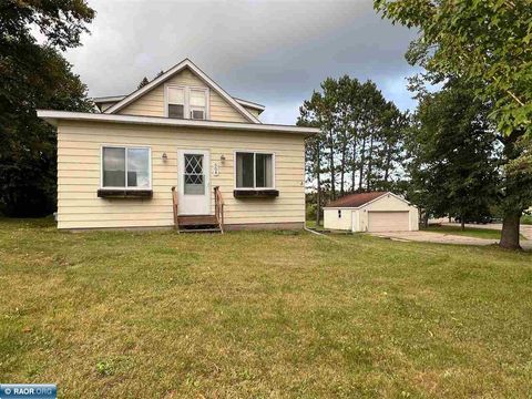 Photo of 504 13th St, Chisholm, MN 55719 (MLS # 148987)