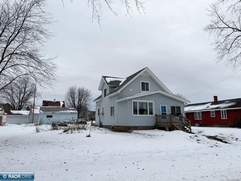 Photo of 214 SW 7th St, Chisholm, MN 55719 (MLS # 149399)