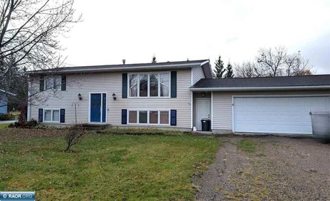 Photo of 705 16th Street, International Falls, MN 56649 (MLS # 149248) Photo of 705 16th Street, International Falls, MN 56649 (MLS # 149248)