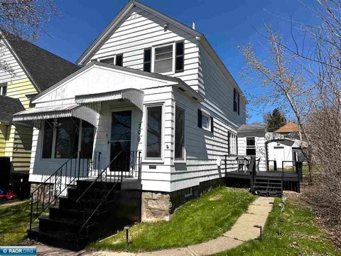 Photo of 709 Jackson St, Eveleth, MN 55734 (MLS # 149931)