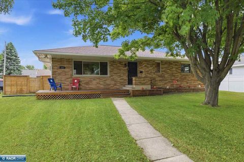 Photo of 722 S 8th St, Virginia, MN 55792 (MLS # 150195)