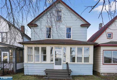 Photo of 16 4th St, Chisholm, MN 55719 (MLS # 149343)