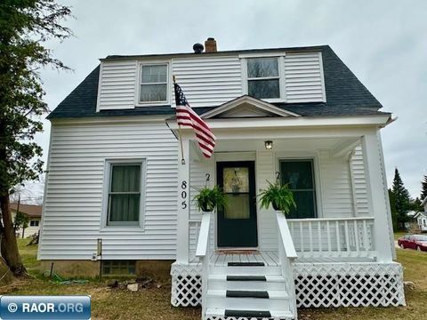 Photo of 805 2nd Ave SW Ave, Chisholm, MN 55719 (MLS # 148998)