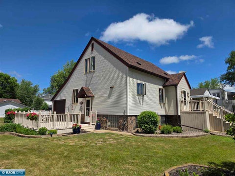 Photo of 1101 Minnesota St, Hibbing, MN 55746 (MLS # 150163)