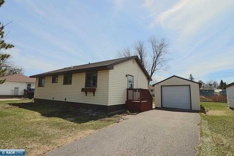 Photo of 218 Dorchester Dr, Hoyt Lakes, MN 55750 (MLS # 149937)