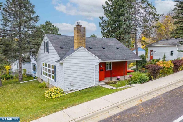 1002 JONES ST, EVELETH, MN 55734 - Image c07f596c1722c8d5cbf6e64664fb239b/2423685751