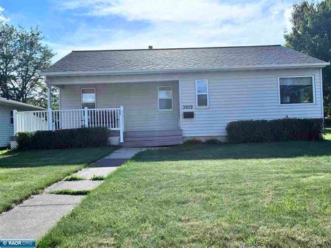 Photo of 3929 3rd Avenue E, HIBBING, MN 55746 (MLS # 150325)