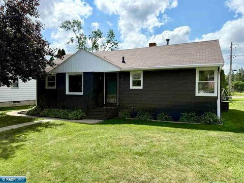 Photo of 4053 Stuntz Dr, Hibbing, MN 55746 (MLS # 148898)