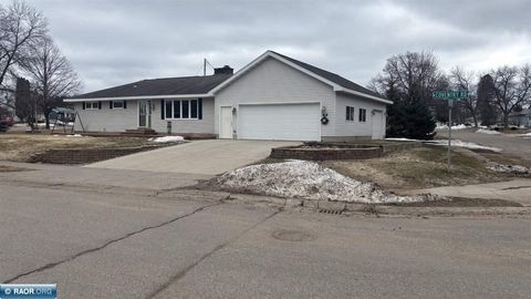 Photo of 300 Coventry Rd, Hoyt Lakes, MN 55750 (MLS # 149698)