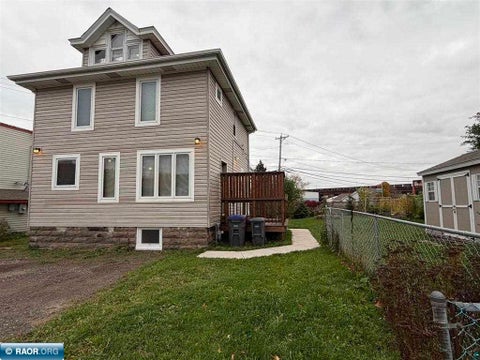 Photo of 3105 W 3rd St, Duluth, MN 55806 (MLS # 150848)