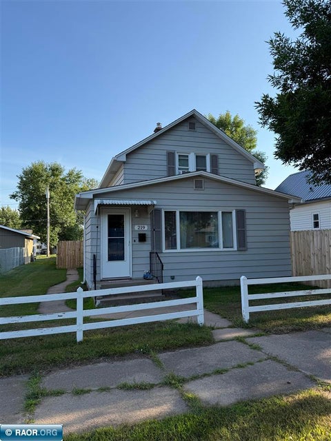 Photo of 219 SW 8th St, CHISHOLM, MN 55719 (MLS # 150554)