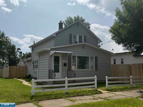 Photo of 219 SW 8th St, CHISHOLM, MN 55719 (MLS # 150554)