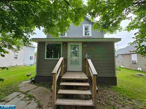 Photo of 408 3rd St, Nashwauk, MN 55769 (MLS # 150086)