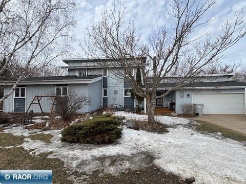 Photo of 333 5th Ave, Chisholm, MN 55719 (MLS # 149684)