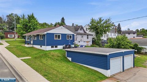 Photo of 1007 Grant Ave, Eveleth, MN 55734 (MLS # 150236)