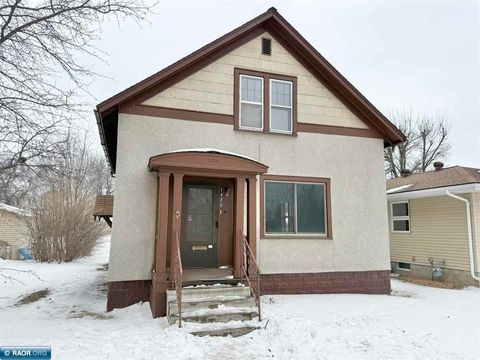 Photo of 1428 10th St S St, Virginia, MN 55792 (MLS # 149567)