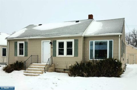 Photo of 910 11th Street, International Falls, MN 56649 (MLS # 149460)