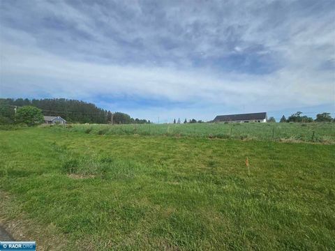 Photo of 107 Monroe Drive, Buhl, MN 55713 (MLS # 150117)