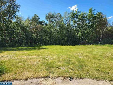 Photo of 811 Aspen Knoll, Hibbing, MN 55746 (MLS # 147978)