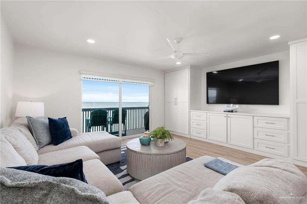 227 W Morningside Drive B222