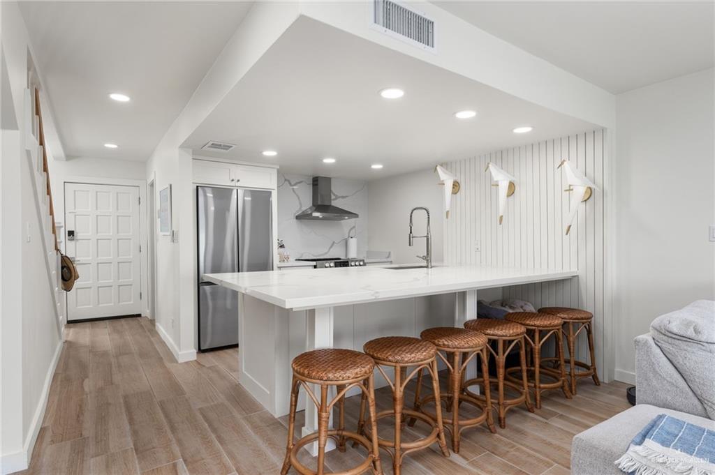 227 W Morningside Drive B222