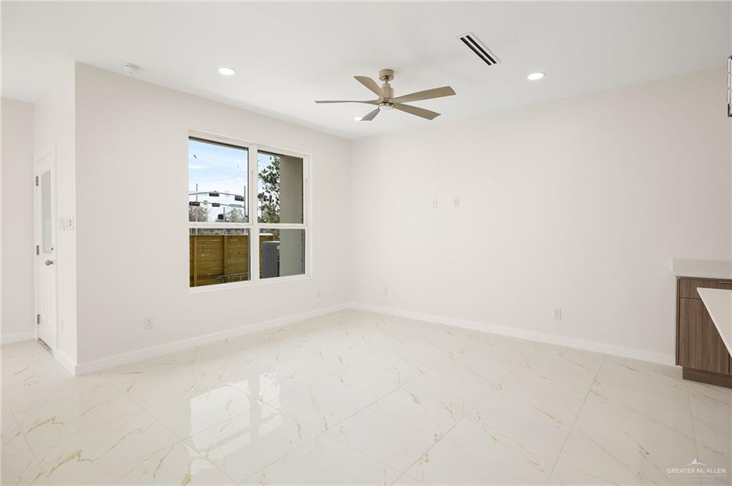 916 S Bicentennial Boulevard