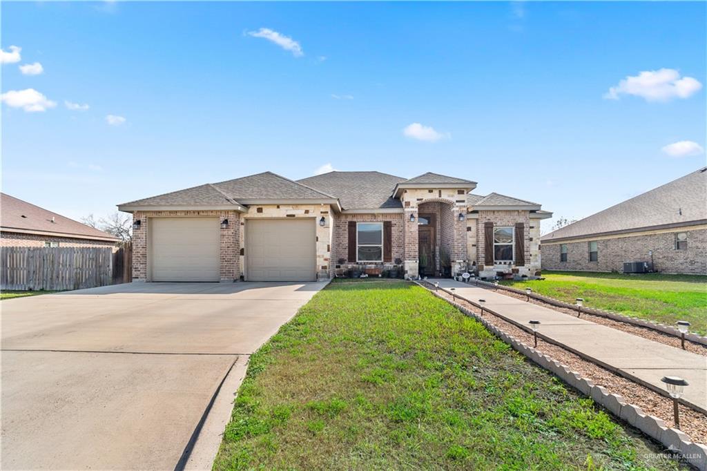 814 Micaela Drive, Mercedes, Texas image 1