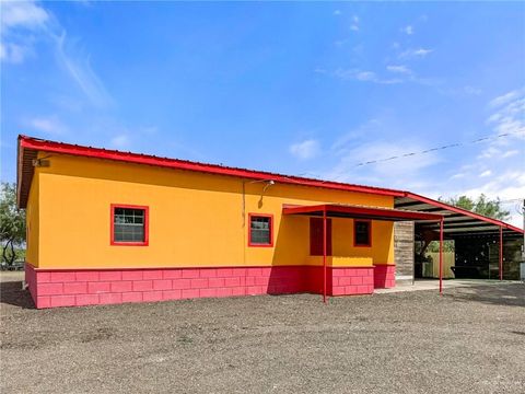 A home in Penitas