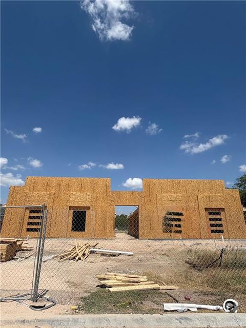 Multifamily For Sale - 1801 Elsham Avenue<br/> Hidalgo County, Edinburg, TX 78539