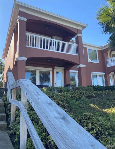 Townhouse For Sale - 46 Harbor View Vw<br/> Laguna Vista, TX 78578