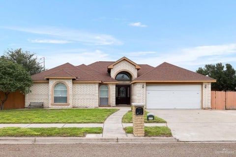 Homes For Sale - 407 E Clinton Avenue<br/> Alton, TX 78573