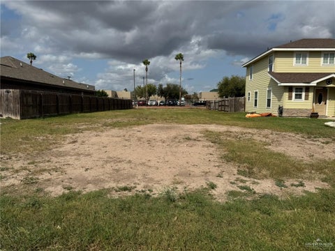 Vacant Land For Sale - 925 6th Street<br/> Mercedes, TX 78570