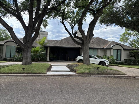 Homes For Rent - 2300 Greenbriar Square Sq<br/> Hidalgo County, McAllen, TX 78503