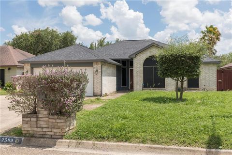 Homes For Sale - 2509 Yellowhammer Avenue<br/> McAllen, TX 78504