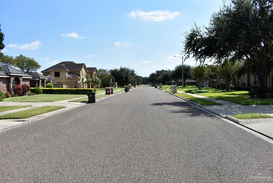 1617 Pebble Drive, Mission, Texas image 30