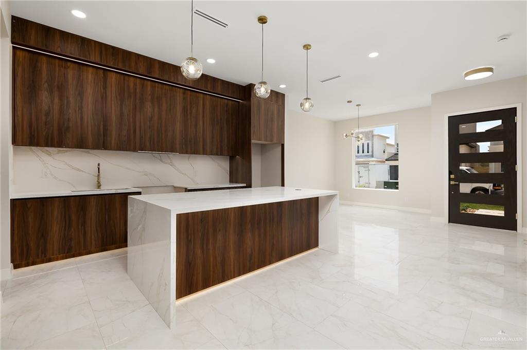 2705 E Solar Drive, Mission, Texas image 4