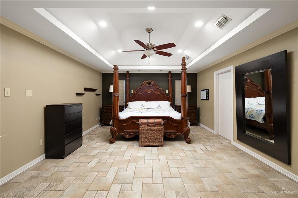 305 Bluebird Avenue, McAllen, Texas image 4